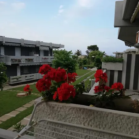 Casa Vacanza Con Accesso Diretto In Spiaggia Aparthotel *